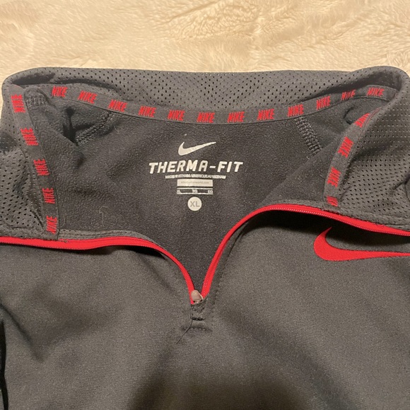 NIKE Men’s Therma-fit Quarter Zip Top - Picture 3 of 3